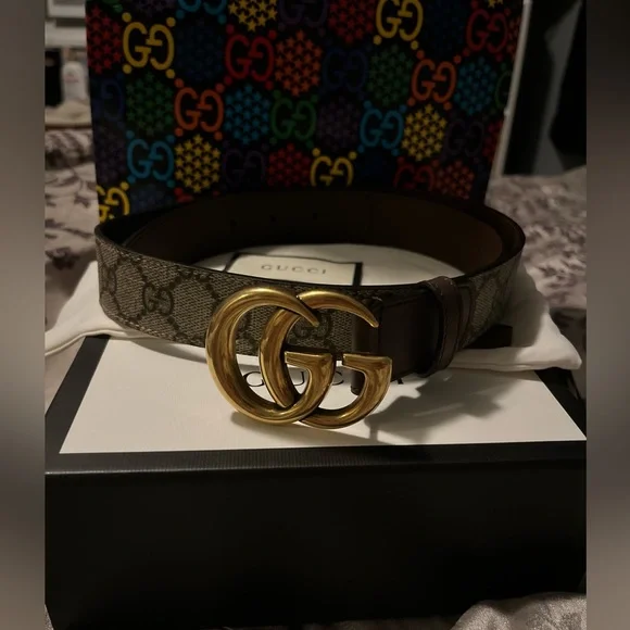 Gucci LEATHER BELT WITH DOUBLE G BUCKLE comes with original box tag. Reversible Leather Belt With Double G Buckle In Black/Brown  main image 4